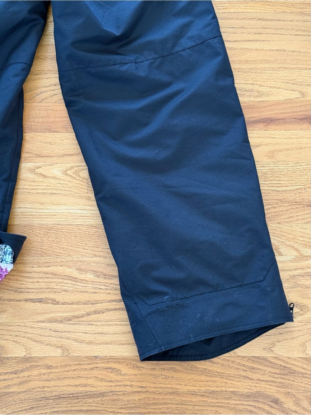 Oakley Black Men's Snow/Ski Pants with Rainbow Stripe Accent - Picture 10 of 16